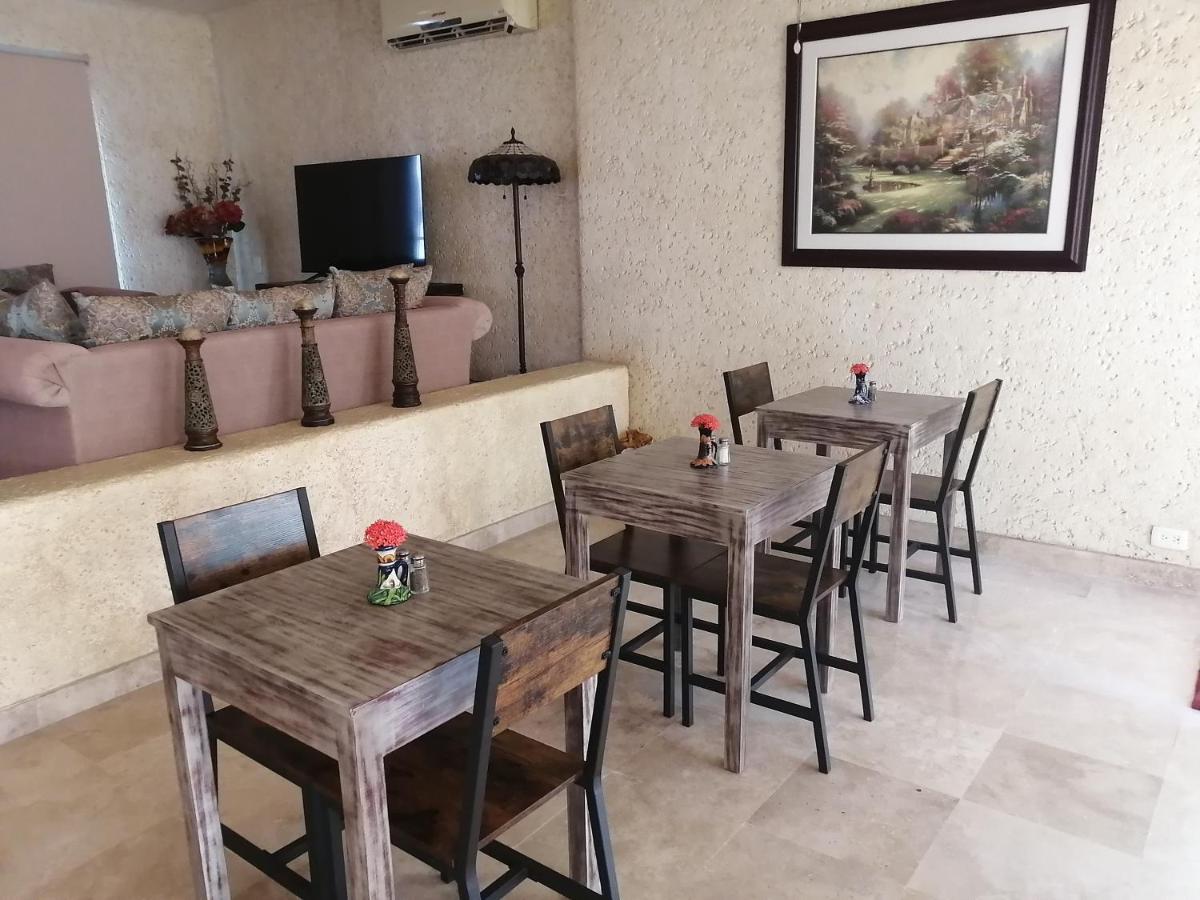 לינה וארוחת בוקר מזטלן Casa Dahlia 2 מראה חיצוני תמונה