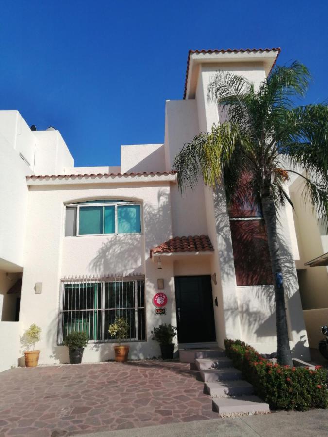לינה וארוחת בוקר מזטלן Casa Dahlia 2 מראה חיצוני תמונה